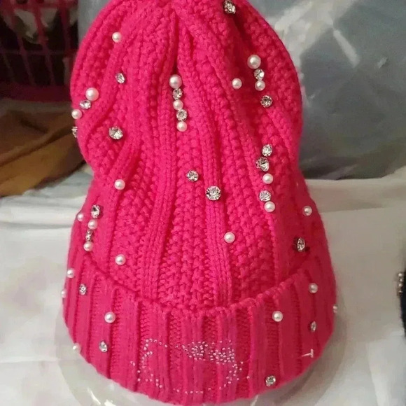 Hello Kitty beanie adored with rhinestones/pearls - Picture 8 of 9